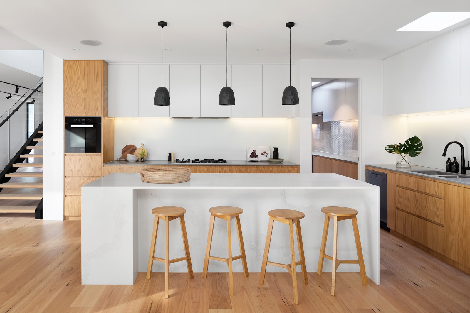 4 Ways to Renovate Your Kitchen for a Modern Look in 2023