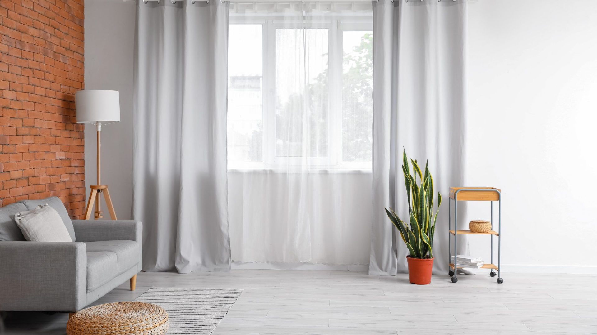 Bright & Cozy: Top Window Treatments for Light and Privacy in Your Home